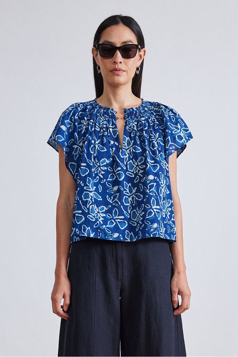 Apiece Apart patricia flutter sleeve - floras dabu indigo